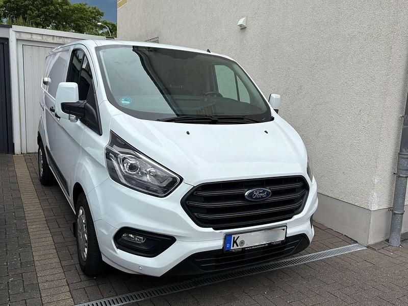 Weiß Gebraucht 2018 Ford Transit Custom Trend Van / Kleinbus | 14.495 € (Superpreis) - Bild 1/4
