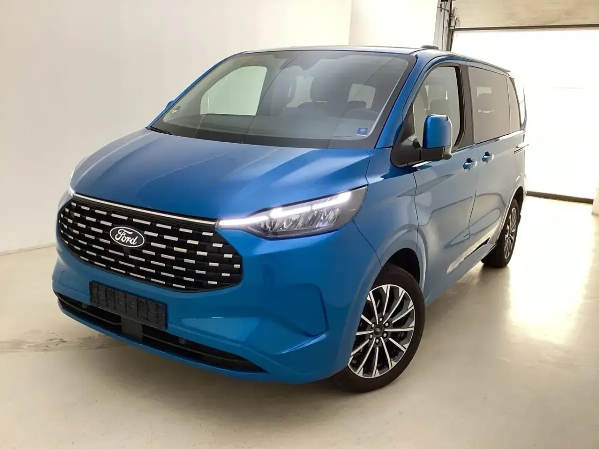 Gebraucht Ford Tourneo Custom Titanium X 233 PS (171 kW) 2025 Digital aqua blue Van