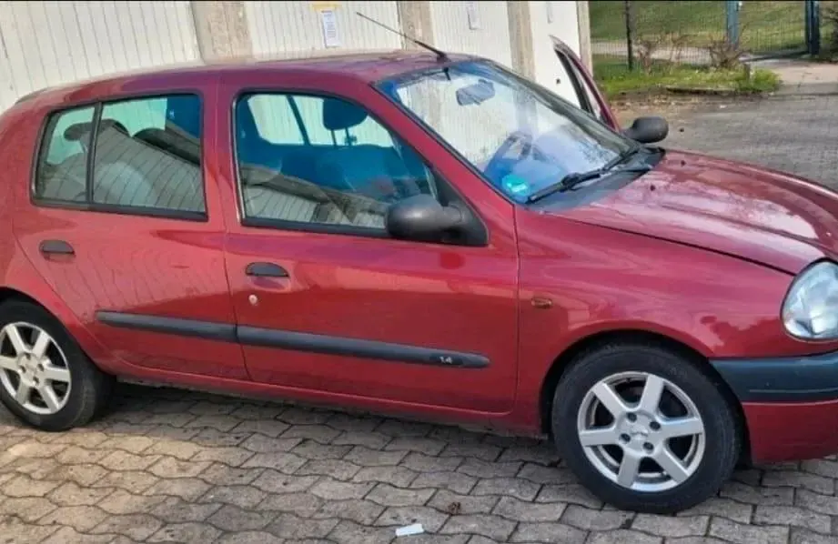 Gebraucht Renault Clio II 75 PS (55 kW) 2000 Rot Kleinwagen