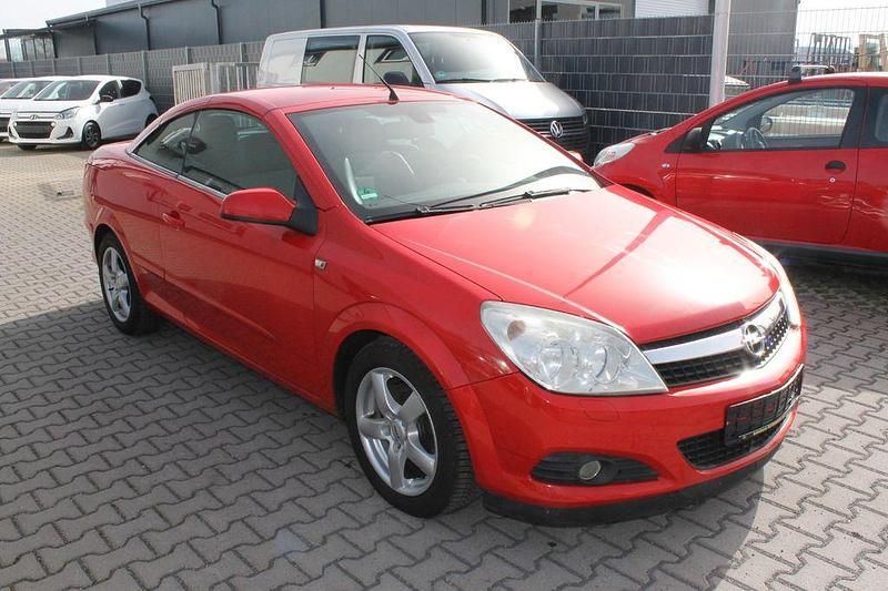 Gebraucht Opel Astra Cabriolet Edition 140 PS (102 kW) 2008 Rot Cabrio