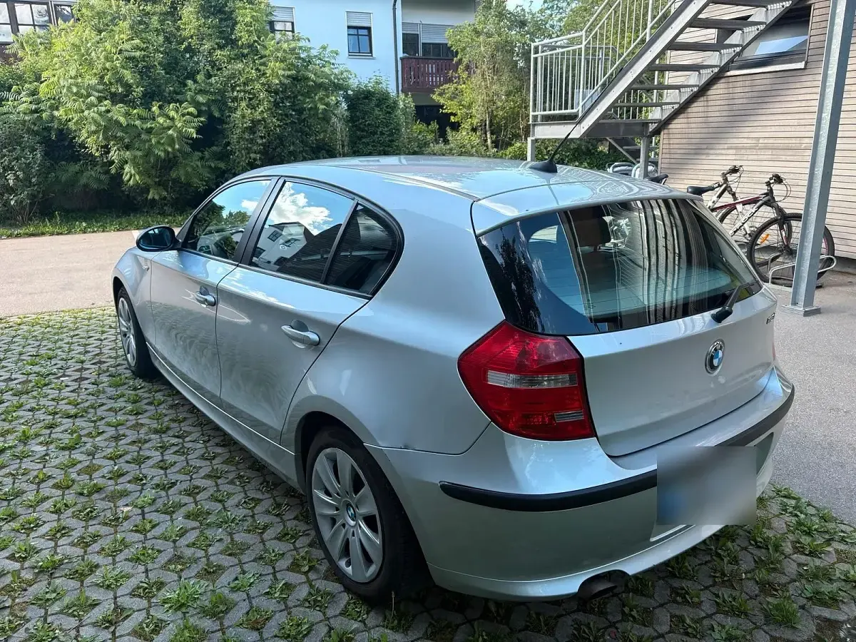 Gebraucht BMW 116 122 PS (89 kW) 2008 Grau Kleinwagen