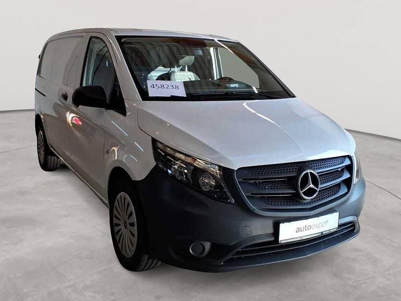 Arktisweiß Gebraucht 2020 Mercedes Vito Van / Kleinbus | 26.690 € (Guter Preis) - Bild 1/4