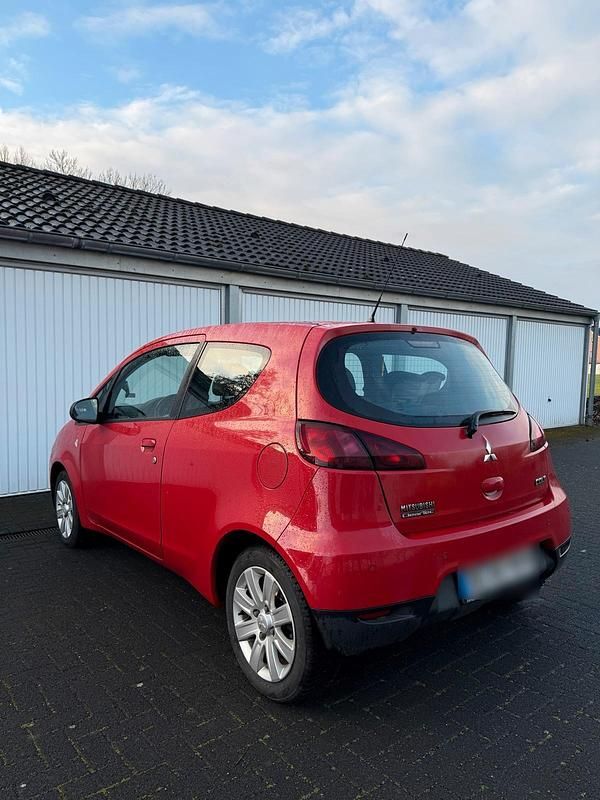 Gebraucht Mitsubishi Colt 95 PS (69 kW) 2011 Rot Kleinwagen