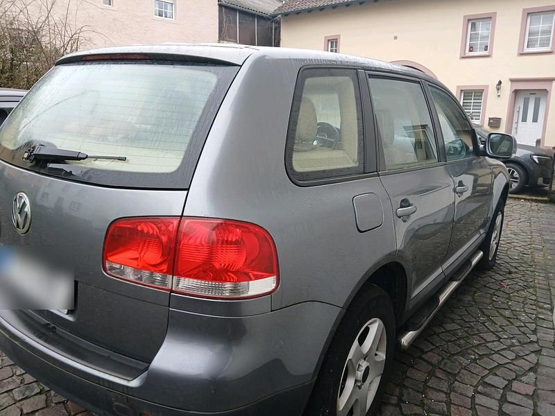 Gebraucht VW Touareg 127 PS (93 kW) 2006 Grau SUV