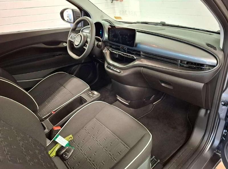 Gebraucht Fiat 500e 86 kW (118 PS) 2023 Grau Kleinwagen