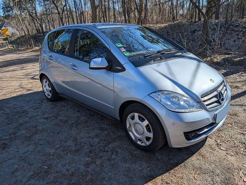 Gebraucht Mercedes A160 95 PS (69 kW) 2010 Silber Van / Kleinbus