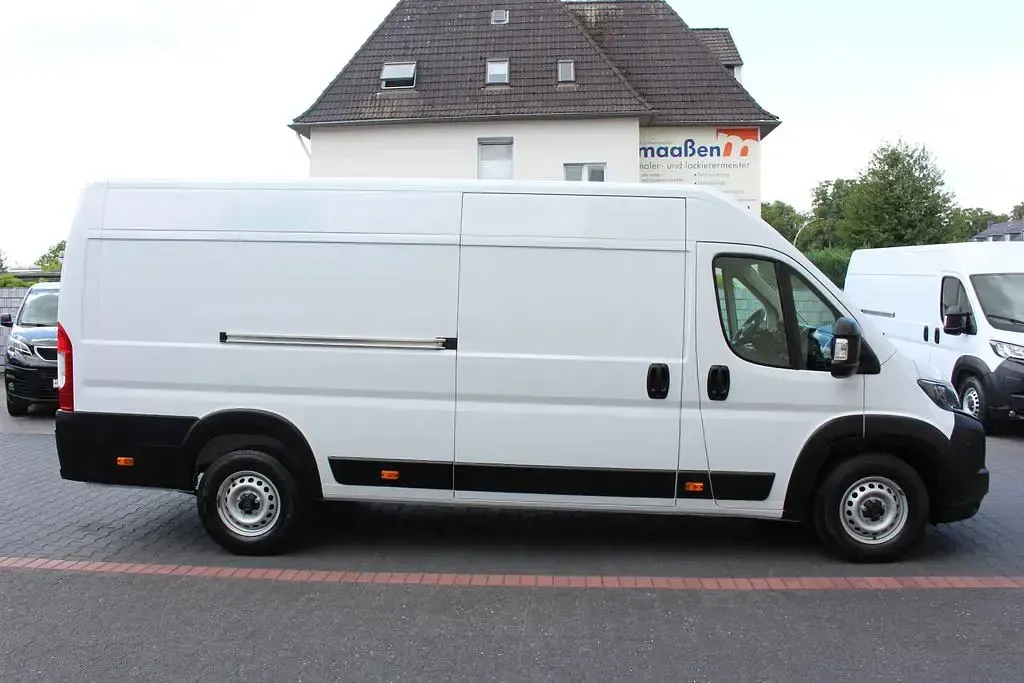 Gebraucht Peugeot Boxer 140 PS (102 kW) 2025 Weiß Van