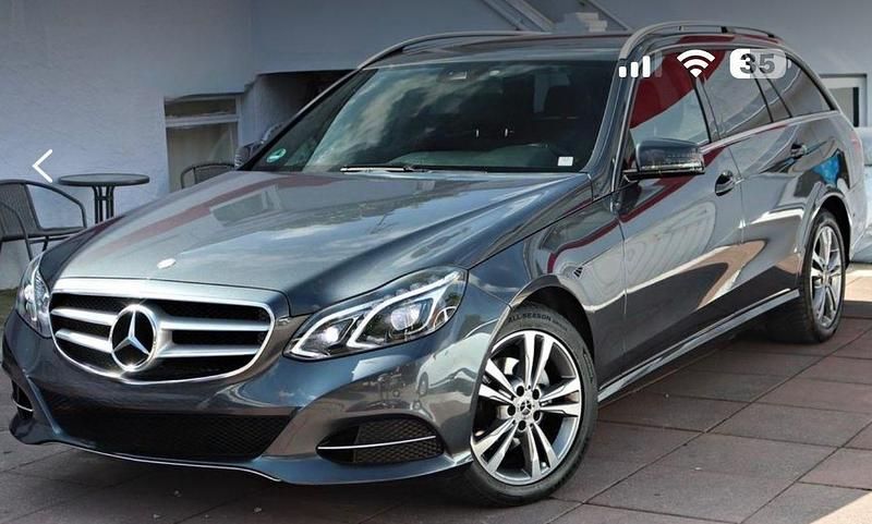 Grau Gebraucht 2013 Mercedes 200 Kombi | 16.900 € - Bild 1/4