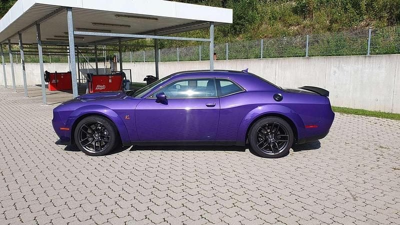 Używany Dodge Challenger 492 KM (361 kW) 2019 Purpurowy Coupe