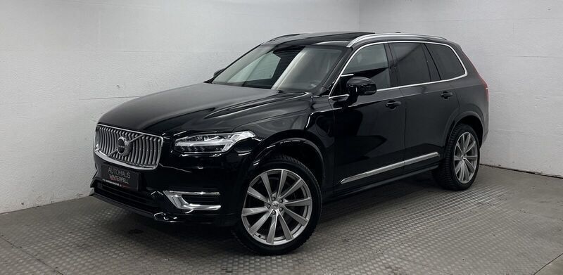 Onyx black (metallic) Gebraucht 2021 Volvo XC90 Inscription SUV | 43.700 € (Guter Preis) - Bild 1/4