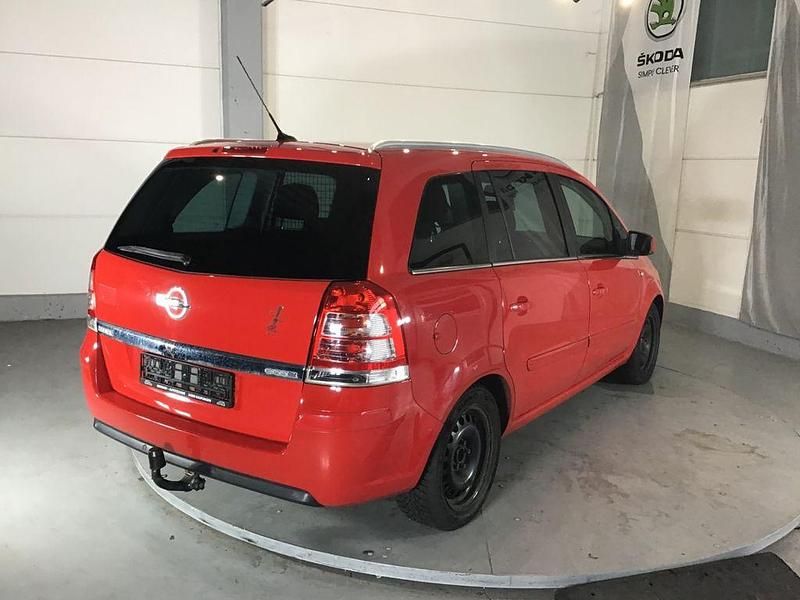 Gebraucht Opel Zafira Family 125 PS (91 kW) 2012 Rot Van / Kleinbus