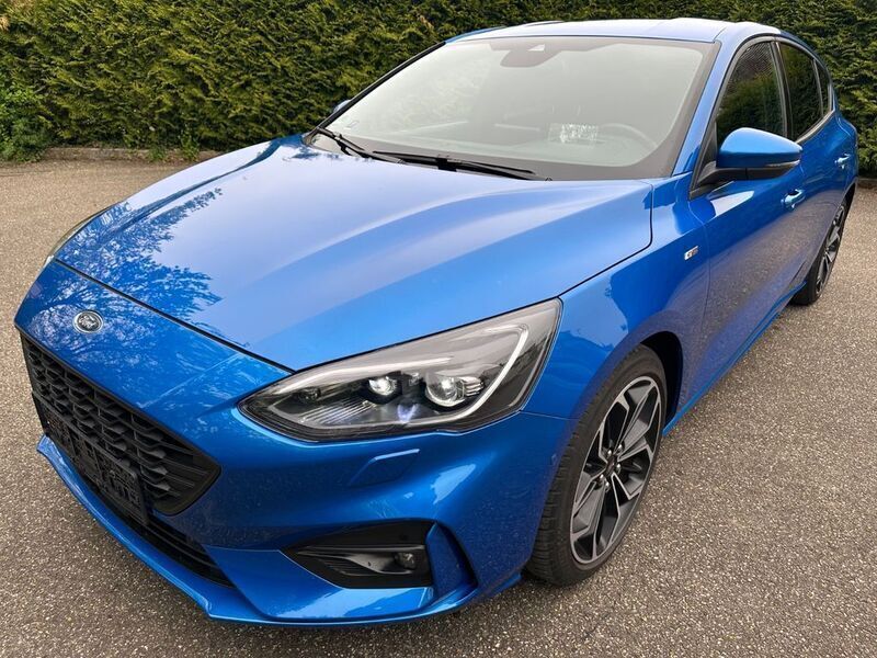 Blau Gebraucht 2019 Ford Focus ST-Line Limousine | 15.990 € (Superpreis) - Bild 1/4