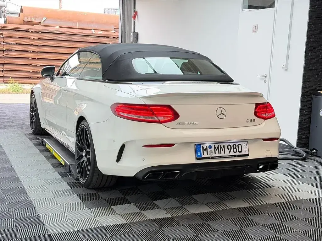 Gebraucht Mercedes C63 AMG AMG 476 PS (350 kW) 2017 Weiß Cabrio