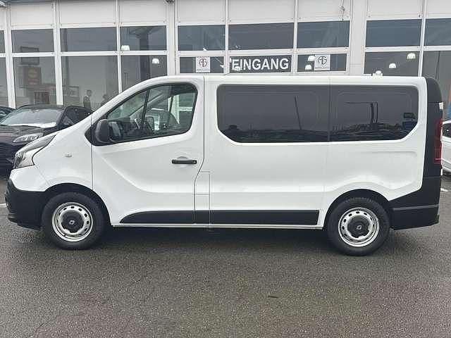 Gebraucht Renault Trafic Authentique 135 PS (99 kW) 2018 Weiß Van / Kleinbus