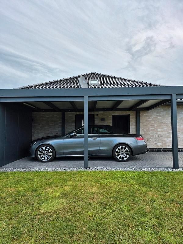 Blau Gebraucht 2019 Mercedes E220 Cabrio | 38.111 € (Fairer Preis) - Bild 1/4
