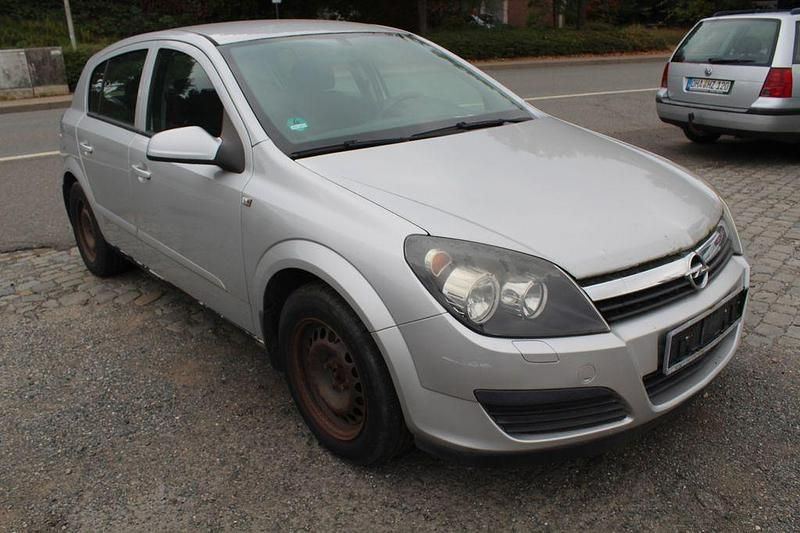 Gebraucht Opel Astra Edition 90 PS (66 kW) 2006 Silber Limousine