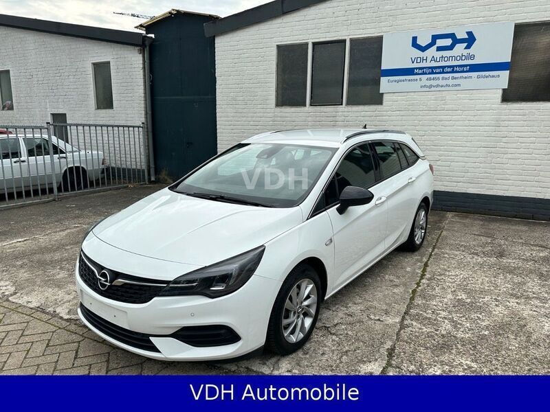 Weiß Gebraucht 2021 Opel Astra Elegance Kombi | 11.900 € (Fairer Preis) - Bild 1/4