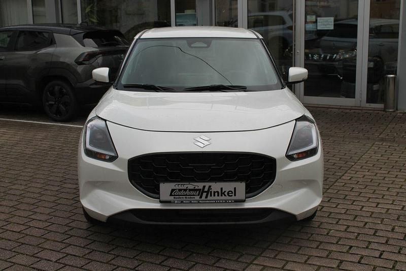 Neu Suzuki Swift Club 83 PS (61 kW) 2025 Weiß Kleinwagen