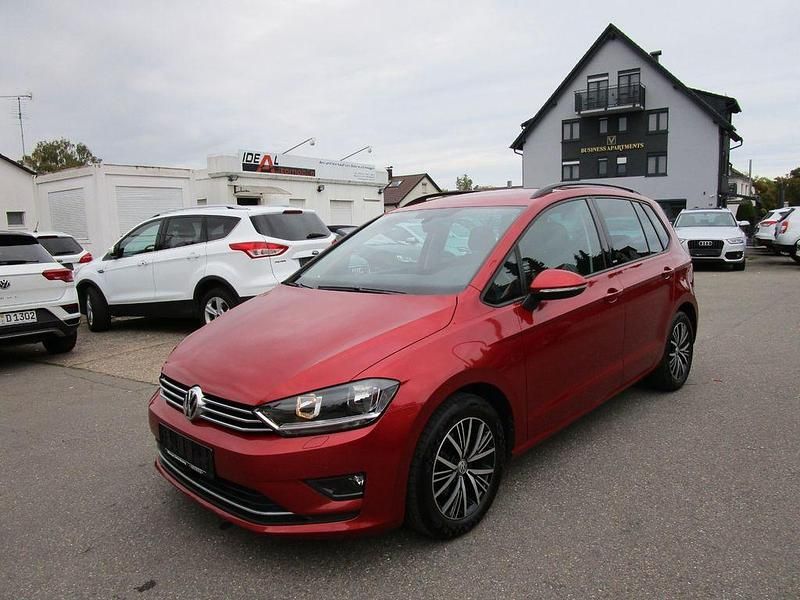 Sunsetred Gebraucht 2016 VW Golf Sportsvan Allstar Van / Kleinbus | 13.650 € (Fairer Preis) - Bild 1/4