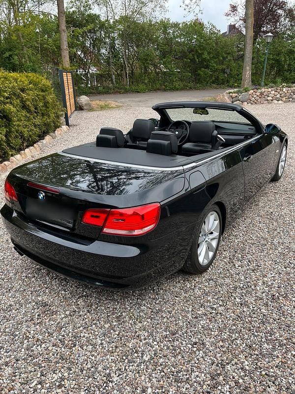 Gebraucht BMW 325 Cabriolet 217 PS (159 kW) 2007 Schwarz Cabrio