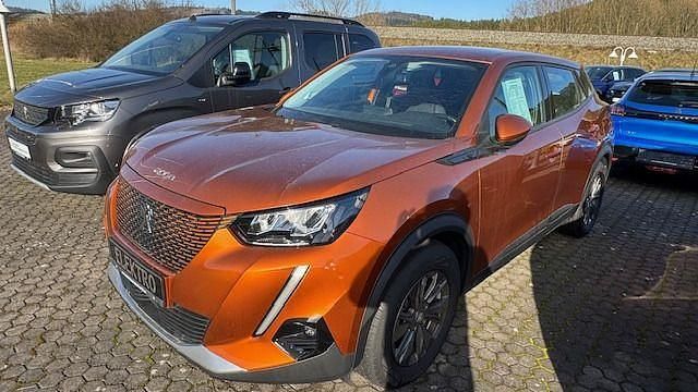 Gebraucht Peugeot e-2008 Active 100 kW (136 PS) 2020 Lackierung orange fusion/typ a SUV