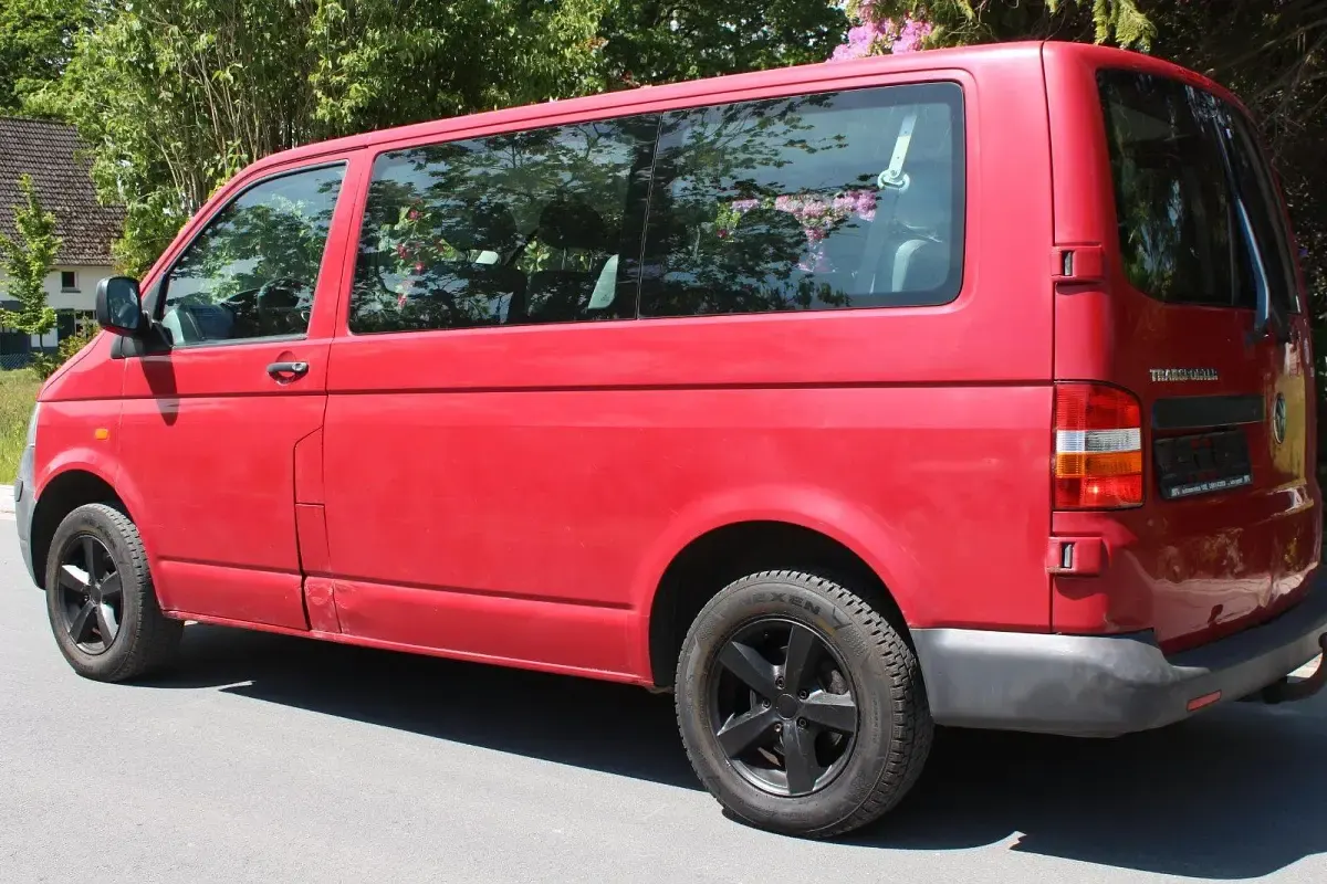 Gebraucht VW T5 105 PS (77 kW) 2006 Rot Van