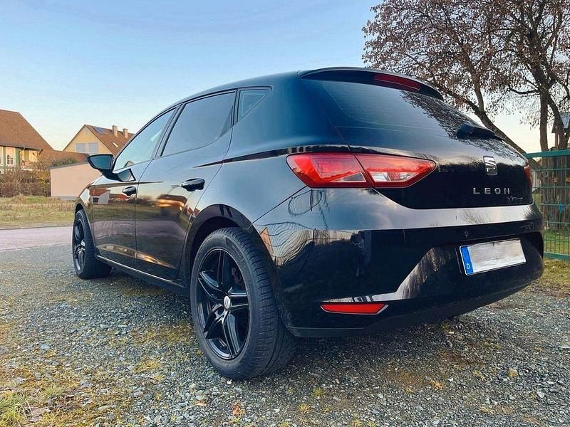 Gebraucht Seat Leon Style 105 PS (77 kW) 2015 Schwarz Limousine