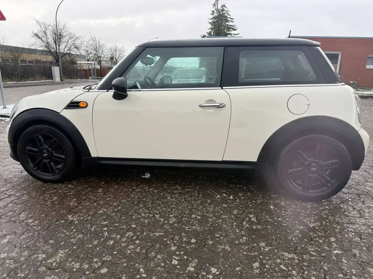 Gebraucht Mini ONE 98 PS (72 kW) 2013 Pepper white Kleinwagen