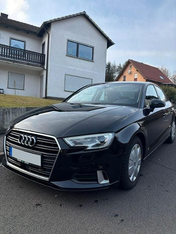 Gebraucht Audi A3 Sport 150 PS (110 kW) 2018 Schwarz Limousine