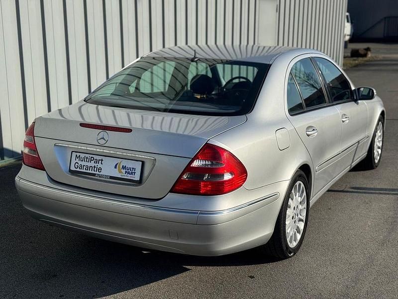 Gebraucht Mercedes E500 306 PS (225 kW) 2010 Silber Limousine
