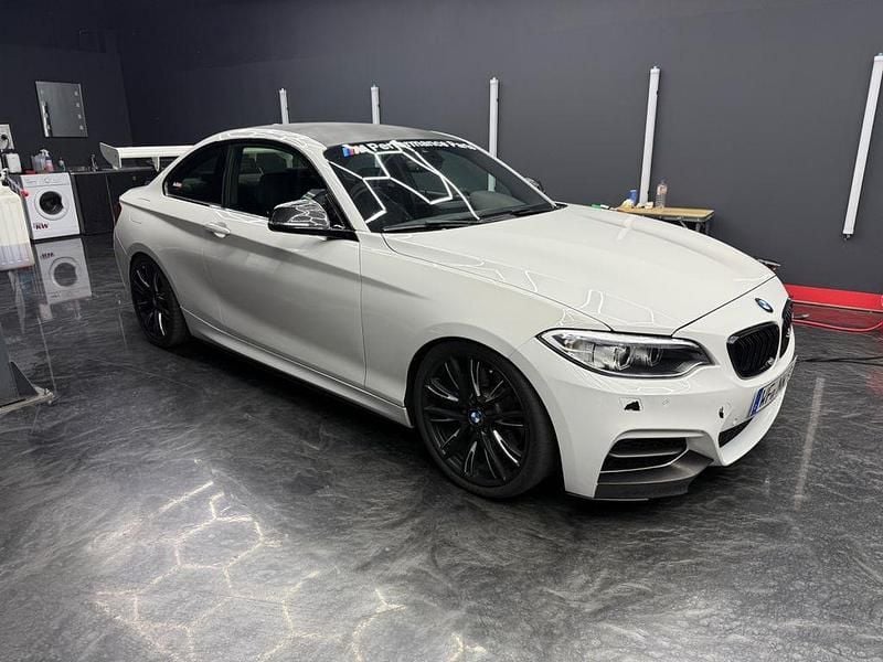 Weiß Gebraucht 2014 BMW M235 M Sport Coupé | 21.000 € (Guter Preis) - Bild 1/4