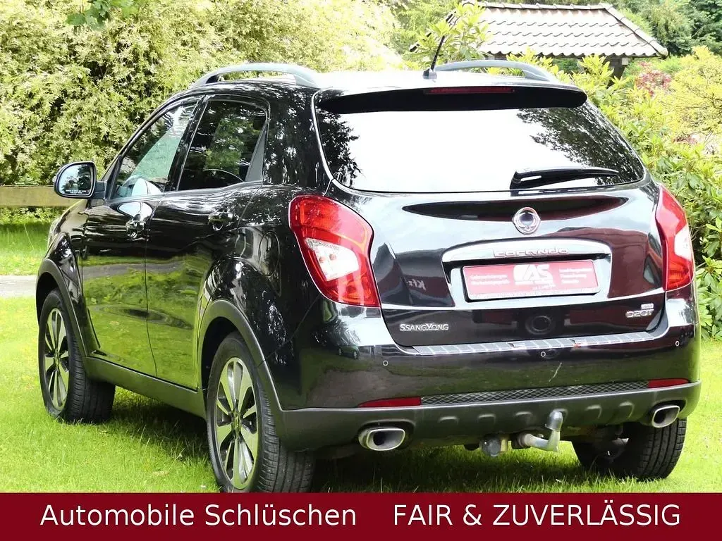Gebraucht SsangYong Korando 175 PS (128 kW) 2015 Schwarz SUV