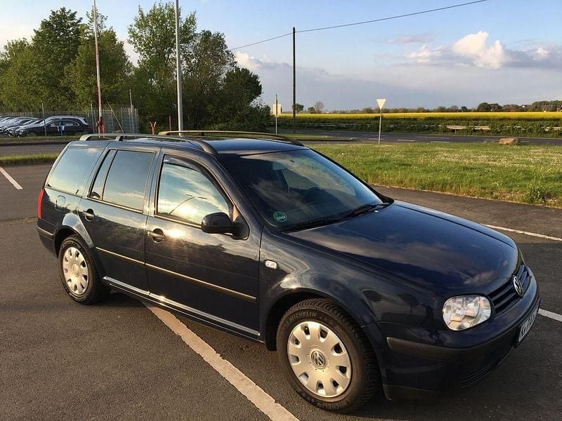 Blau Gebraucht 2001 VW Golf IV Kombi | 1.999 € (Teuer) - Bild 1/4
