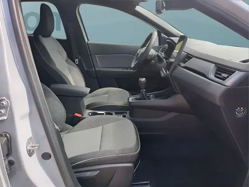 Używany Renault Captur 140 KM (102 kW) 2025 Szary SUV