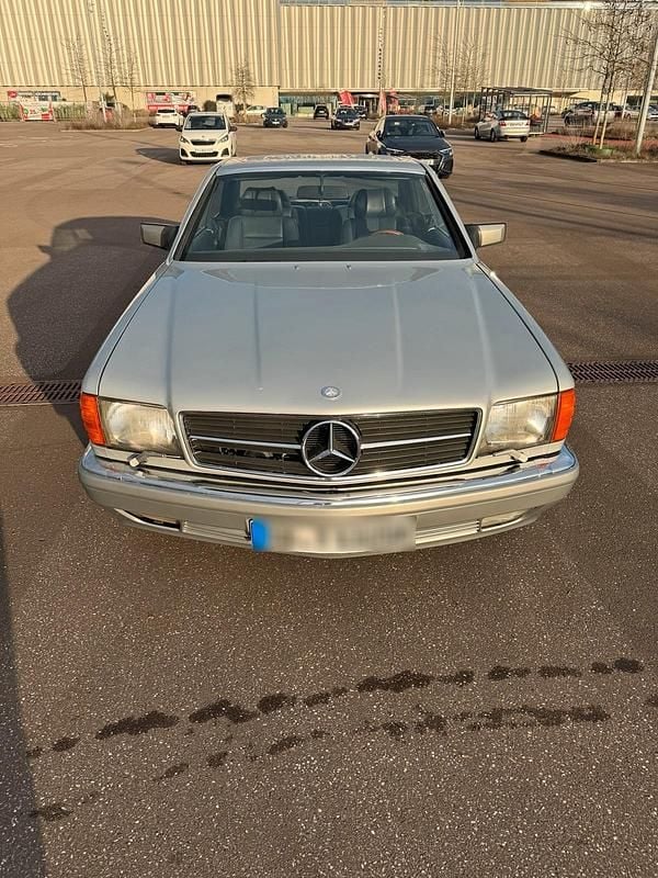 Gebraucht Mercedes 560 242 PS (177 kW) 1987 Silber Coupé