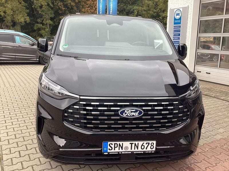 Gebraucht Ford Tourneo Titanium 170 PS (125 kW) 2024 Schwarz met. Van / Kleinbus