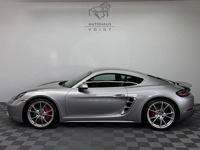 Gtsilber metallic Gebraucht 2017 Porsche Cayman S Chrono Coupé | 68.700 € (Teuer) - Bild 1/4