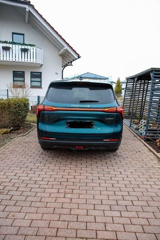 Gebraucht DFSK Forthing 4 177 PS (130 kW) 2025 Grün Van / Kleinbus