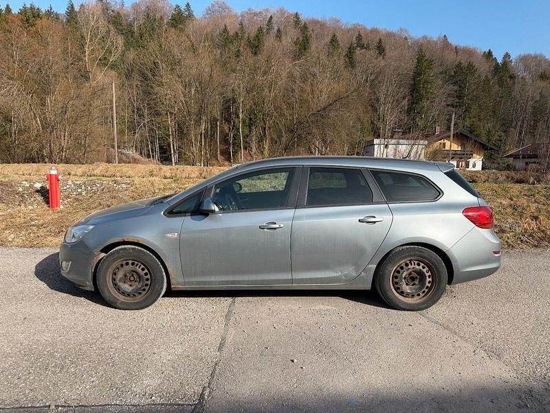 Gebraucht Opel Astra Design Edition 110 PS (80 kW) 2011 Silber Kombi