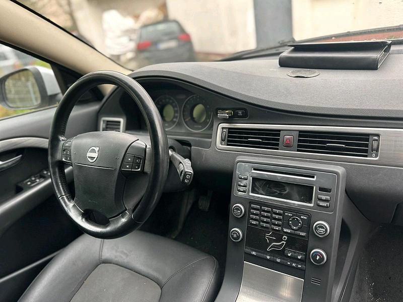 Gebraucht Volvo V70 145 PS (106 kW) 2009 Silber Kombi