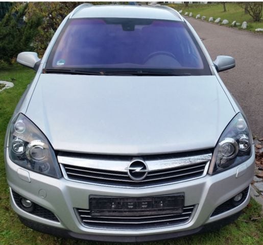 Gebraucht Opel Astra 141 PS (103 kW) 2009 Silber metallic Kombi