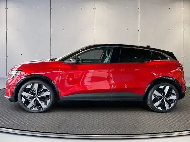 Gebraucht Renault Megane E-Tech 161 kW (220 PS) 2024 Rot Limousine