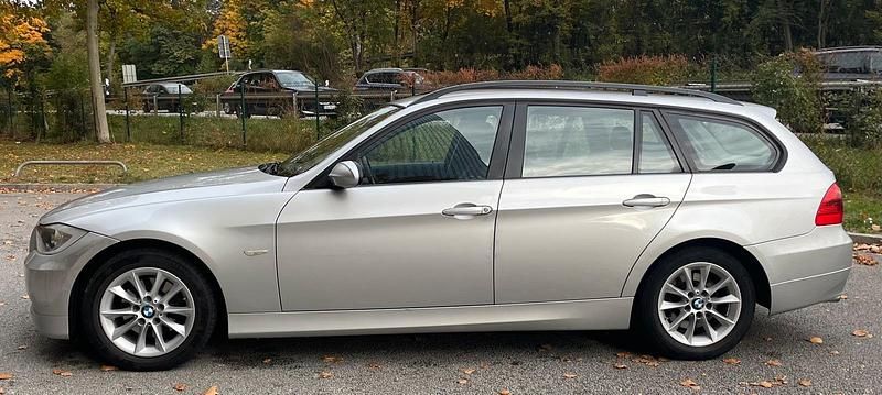 Gebraucht BMW 318 142 PS (104 kW) 2008 Grau Kombi