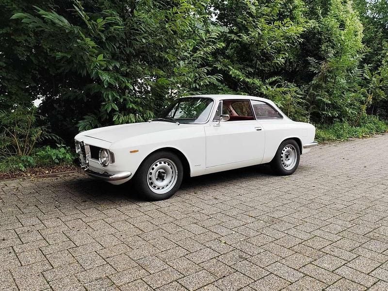Weiß Gebraucht 1963 Alfa Romeo Giulia Sprint Sprint Coupé | 41.963 € - Bild 1/4