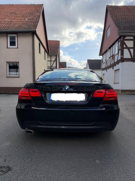 Gebraucht BMW 320 Cabriolet M Sport 184 PS (135 kW) 2011 Schwarz Cabrio