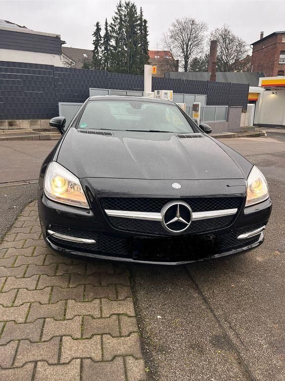 Schwarz Gebraucht 2013 Mercedes SLK200 Cabrio | 16.800 € (Fairer Preis) - Bild 1/4