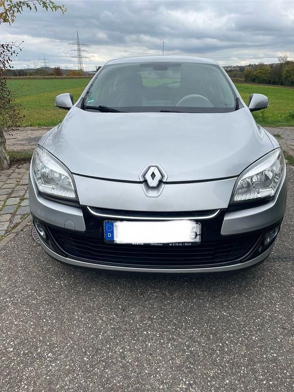 Silber Gebraucht 2013 Renault Mégane III Initiale Paris Limousine | 5.300 € (Guter Preis) - Bild 1/4