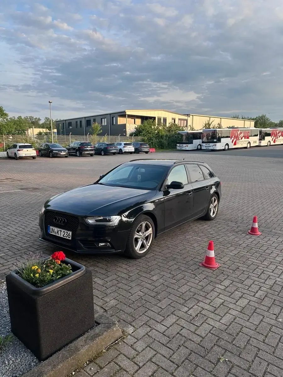 Gebraucht Audi A4 170 PS (125 kW) 2013 Schwarz Kombi