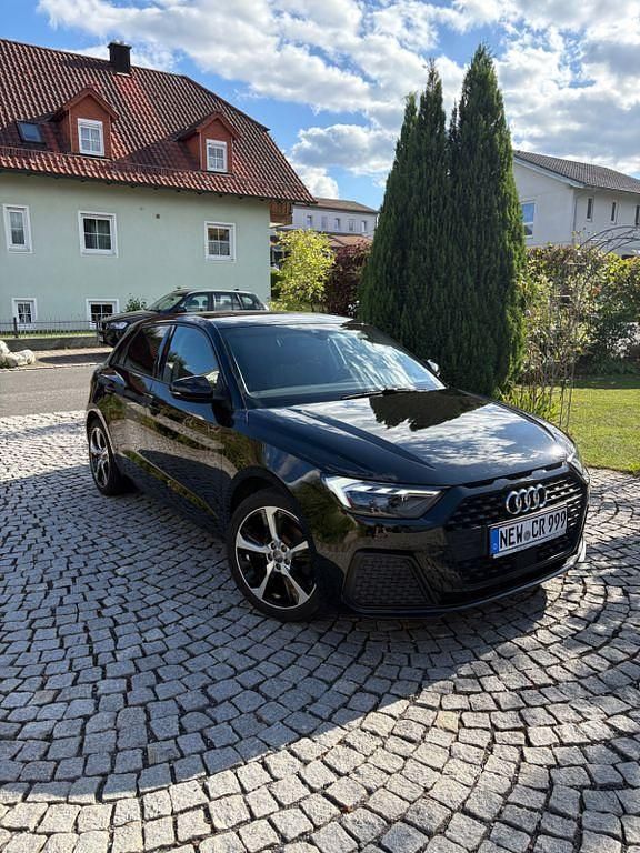 Schwarz Gebraucht 2019 Audi A1 Sportback Sport Kleinwagen | 17.900 € (Fairer Preis) - Bild 1/4