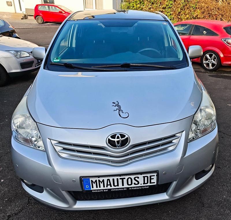 Gebraucht Toyota Verso Edition 132 PS (97 kW) 2012 Silver metallic Van / Kleinbus